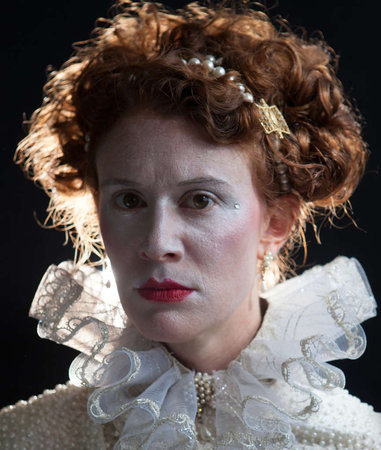 Krista Apple-Hodge as Queen Elizabeth I. (Photo credit: Plate3Photography)