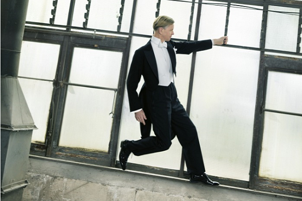 Max Raabe. Photo by Gregor Hohenberg